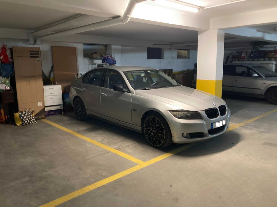 BMW 320d 200cv (2009) - Jantes 19" - Ler Anúncio (Com Avaria)