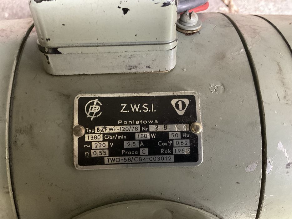 Silnik elektryczny 180 W, 220 V, 2,5 A, 1380obr/min.