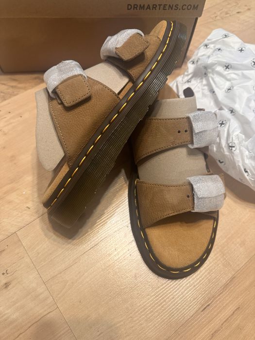 Nowe sandały klapki Dr Martens Josef