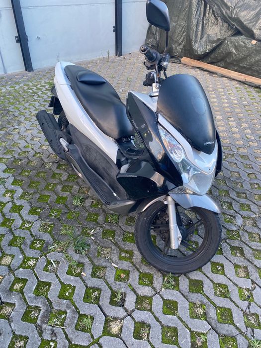 VENDO MOTO  LEAD