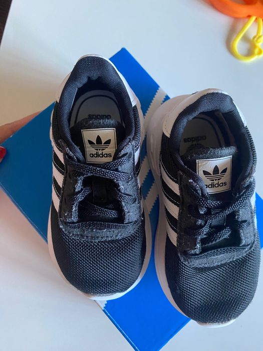 Дитячі кросівки adidas