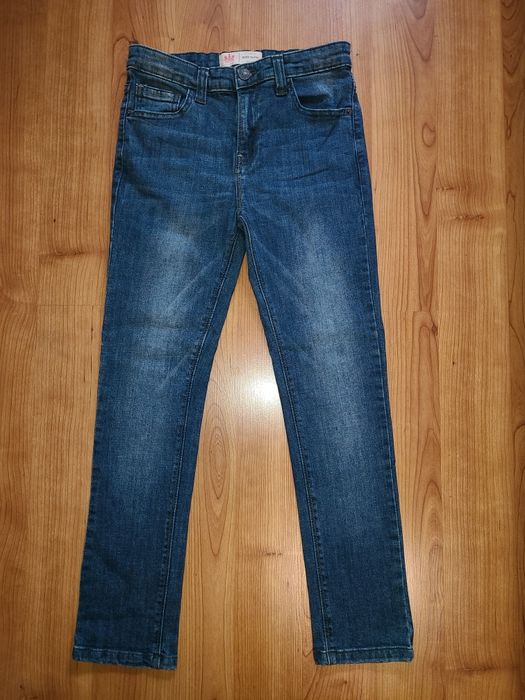 Джинсы River Island на 10 лет.