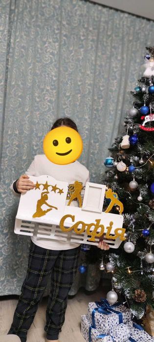 Медальница с ящиком для дипломов. Полка для кубков