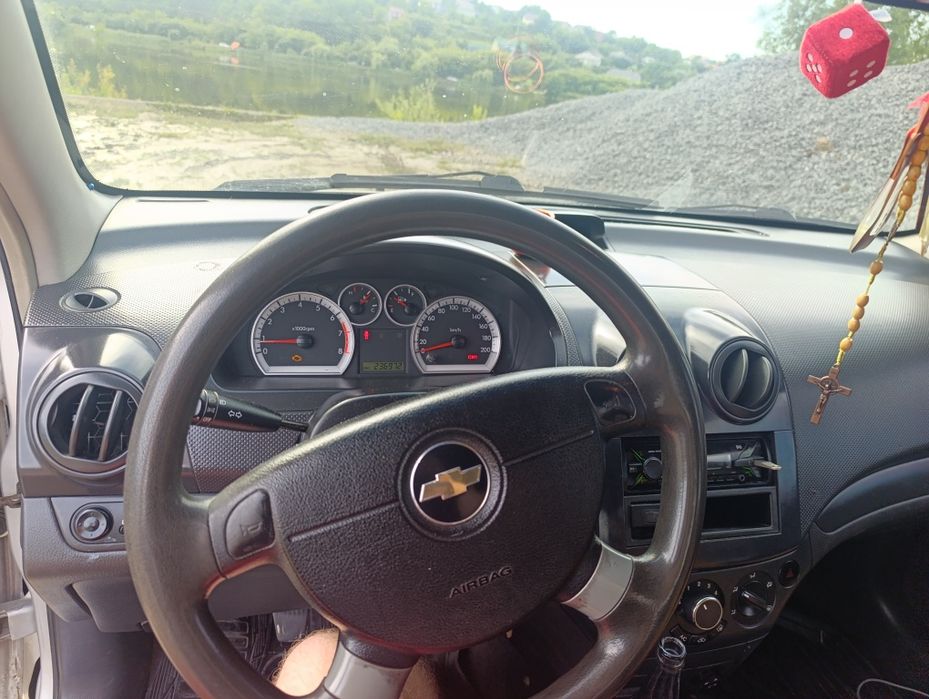 Продам автомобіль. Все працює без нарікань.