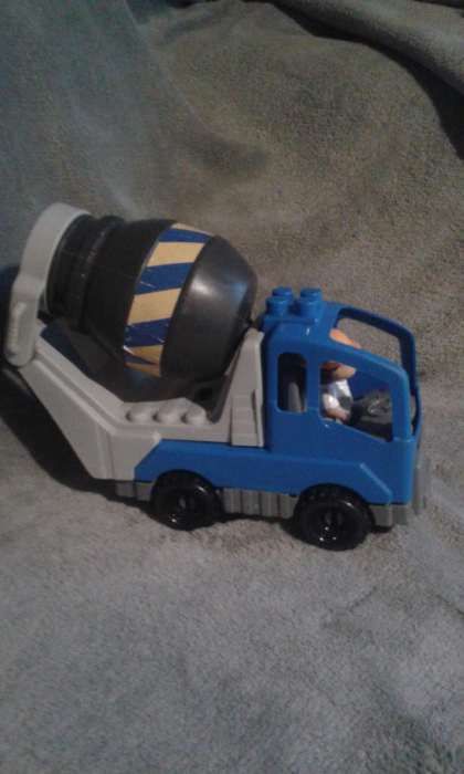 vendo brinquedo- máquina de obras