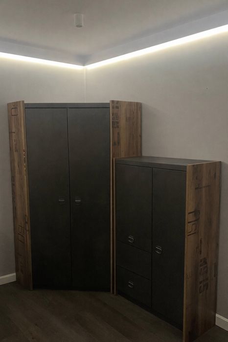 Sprzedam zestaw mebli! Dwie szafy, łóżko oraz biurko!