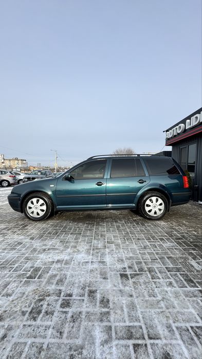 Volkswagen Golf IV Фольксваген Гольф 4 2003 р 1,6 MPI бенз 5 МКПП