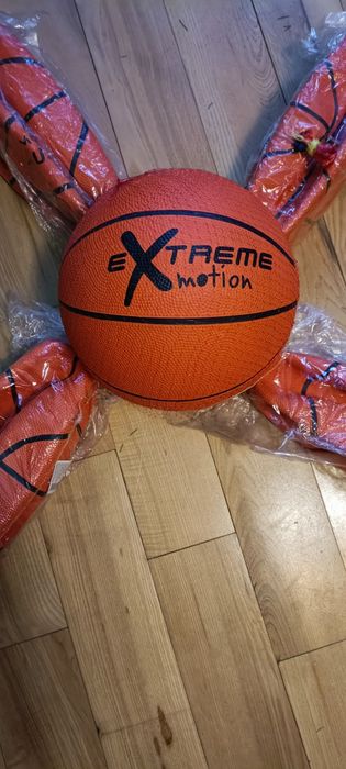 Волейбольні -Баскетбольні мячі .