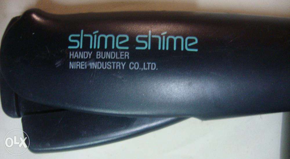 Pistola para colocar braçadeiras plásticas à medida