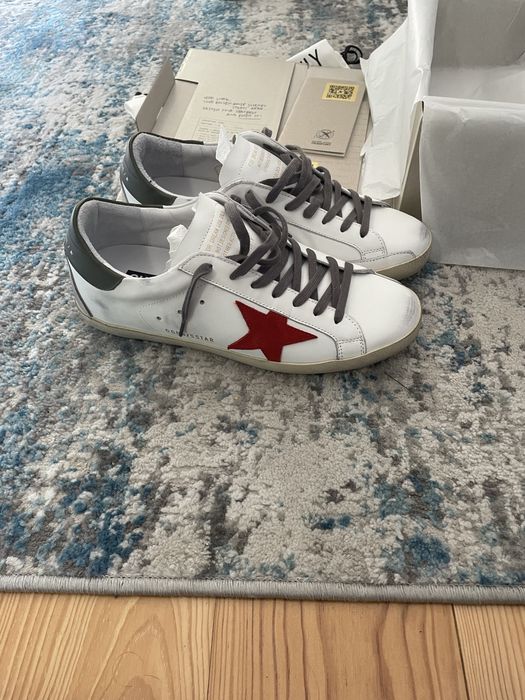 Golden goose superstar.