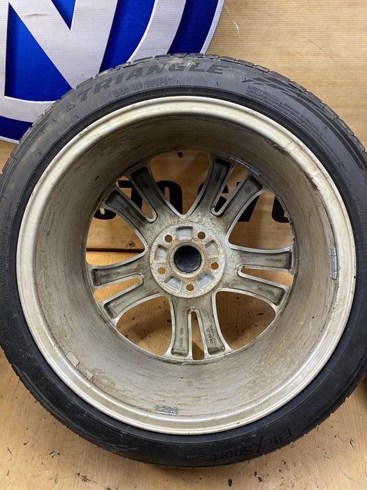 Диски R-Line  з новими літніми шинами 235/45 R19 5x112 шини титати