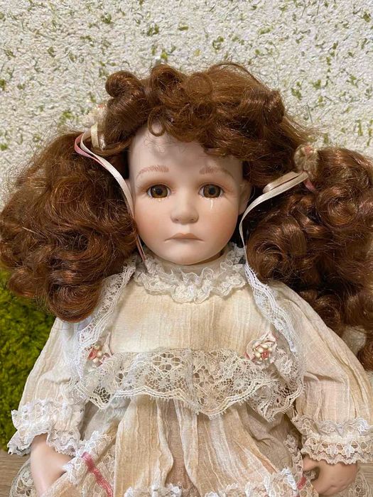 Порцелянова лялька колекційна