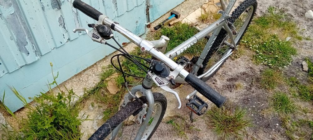 Conjunto de 3 bicicletas de montanha