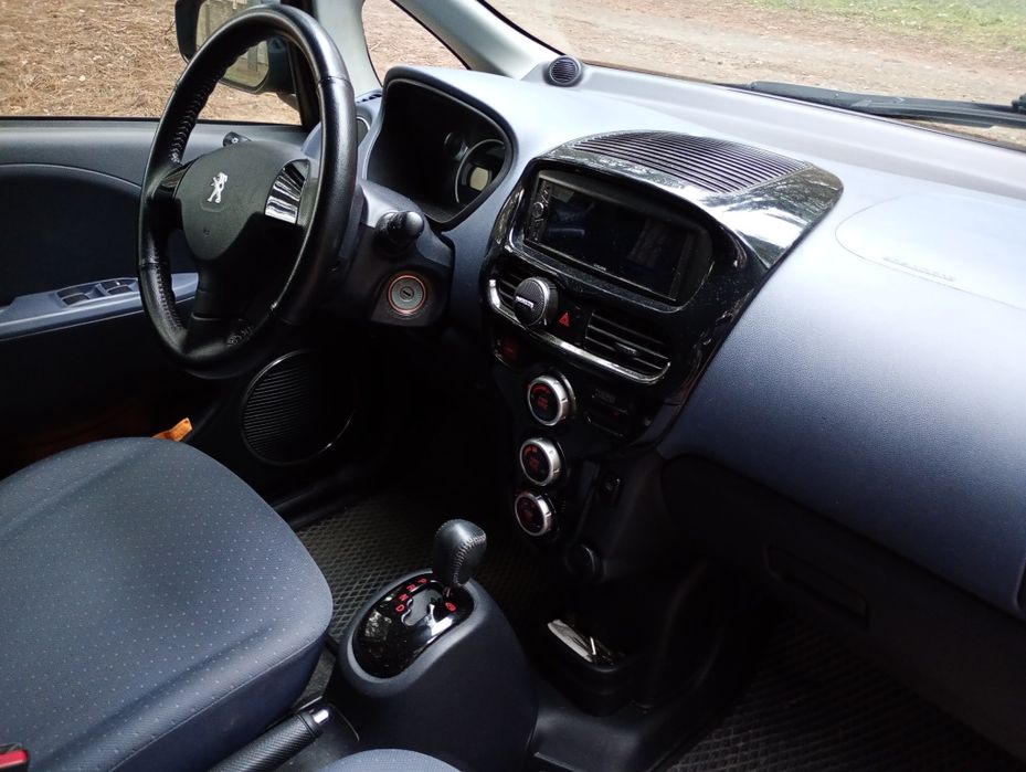 Peugeot ION электромобиль