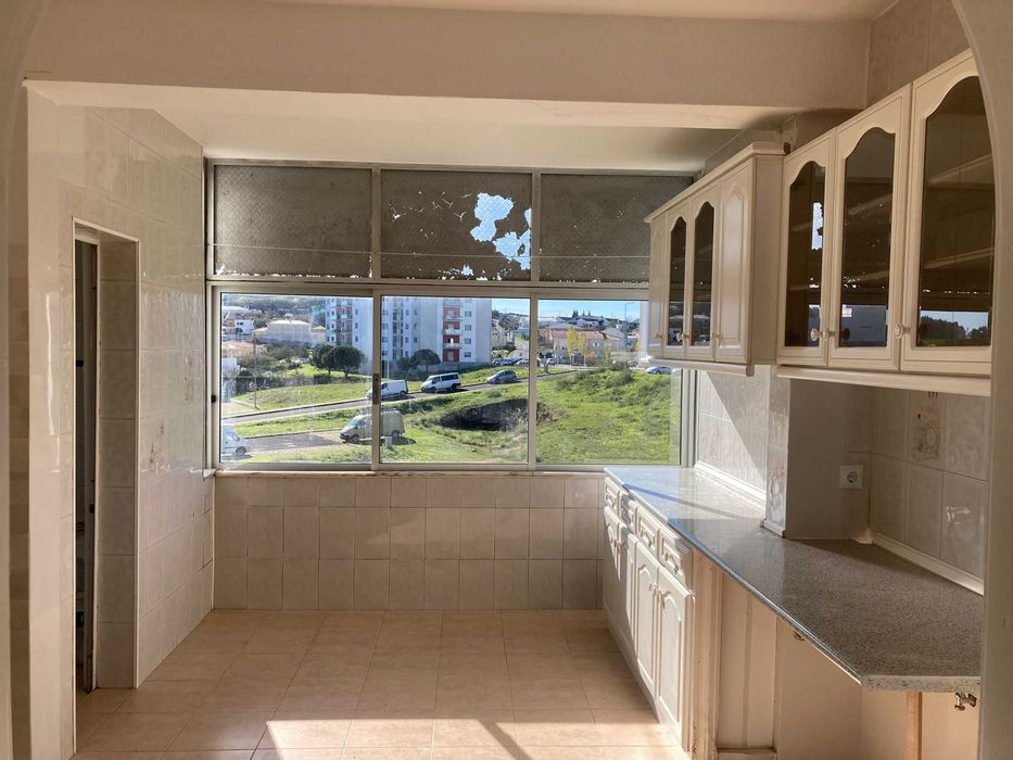 Apartamento T2 para Arrendamento – Torres Vedras