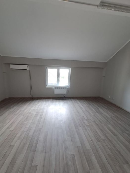 Продам комерційне приміщення 1000 м2 в с. Северинівка.