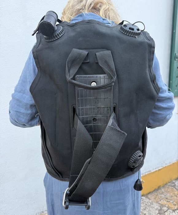 Colete mergulho com garrafa