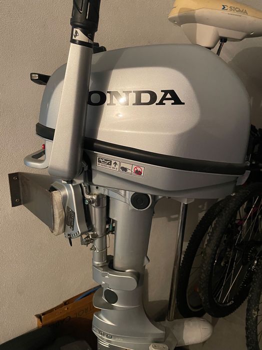 Embarcação de recreio Honwave T32 IE + motor Honda BF6