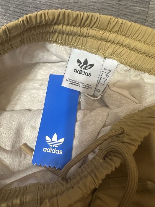 Костюм Adidas сучасний в стилі ретро S-M ОРИГІНАЛ