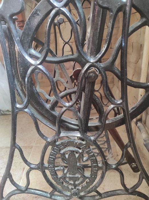 Швейна машина Singer