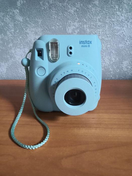 Фотоапарат миттєвого друку Fujifilm Instax Mini 8