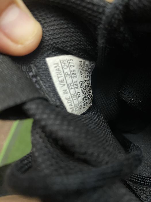 Баскетбольні кросівки adidas