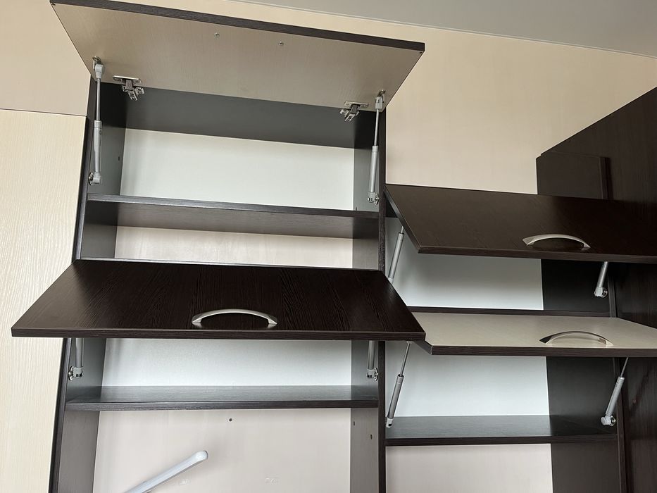 Стіл-шафа  офісний