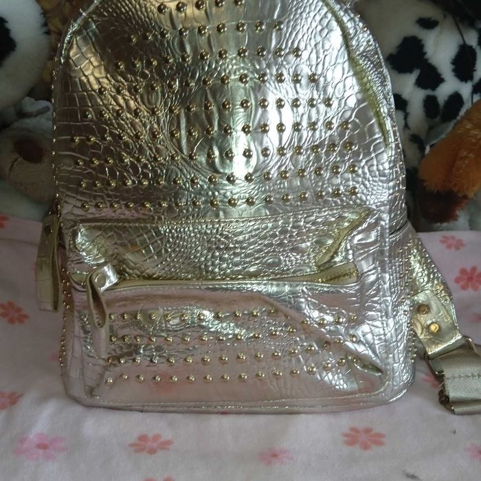 Рюкзаки. В наличии золотой и серебрянный