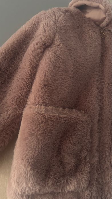 Kurtka H&M z imitacji futra 110/116