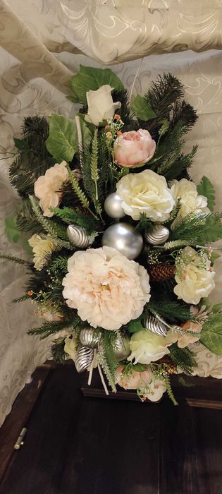 OKAZJA Stroik na grób, kompozycja kwiatowa świąteczna