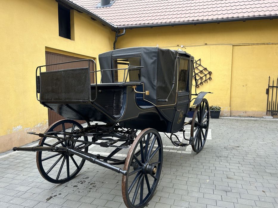 Lando, landauer powóz konny