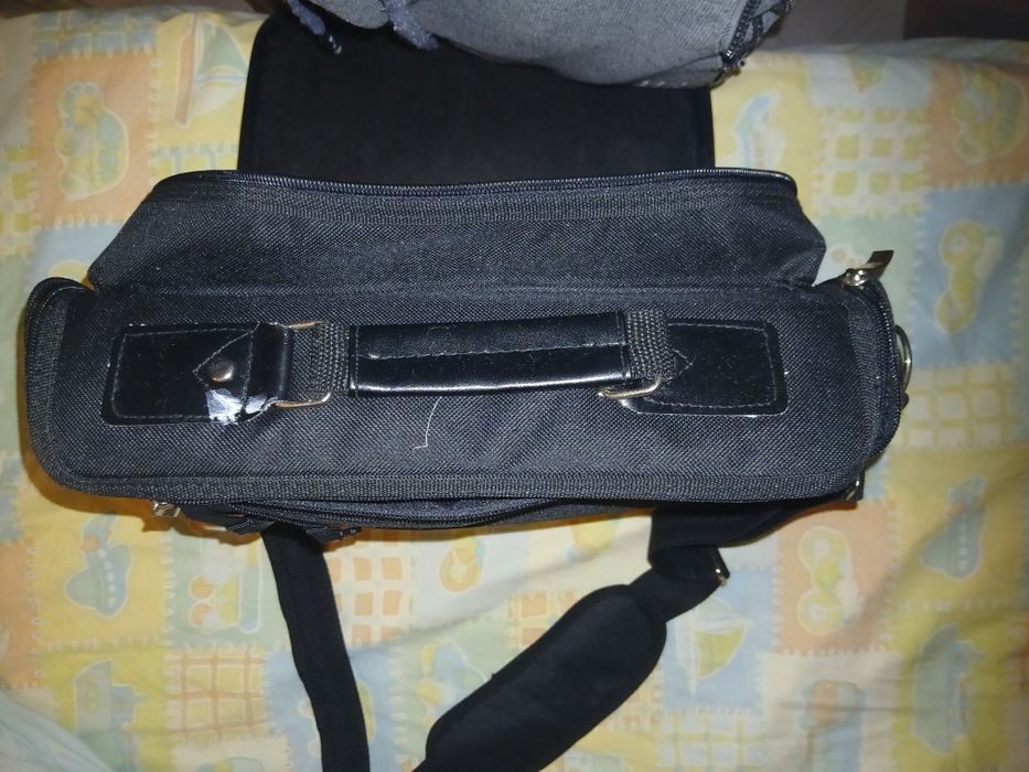 Mala de ombro para PC portátil preta