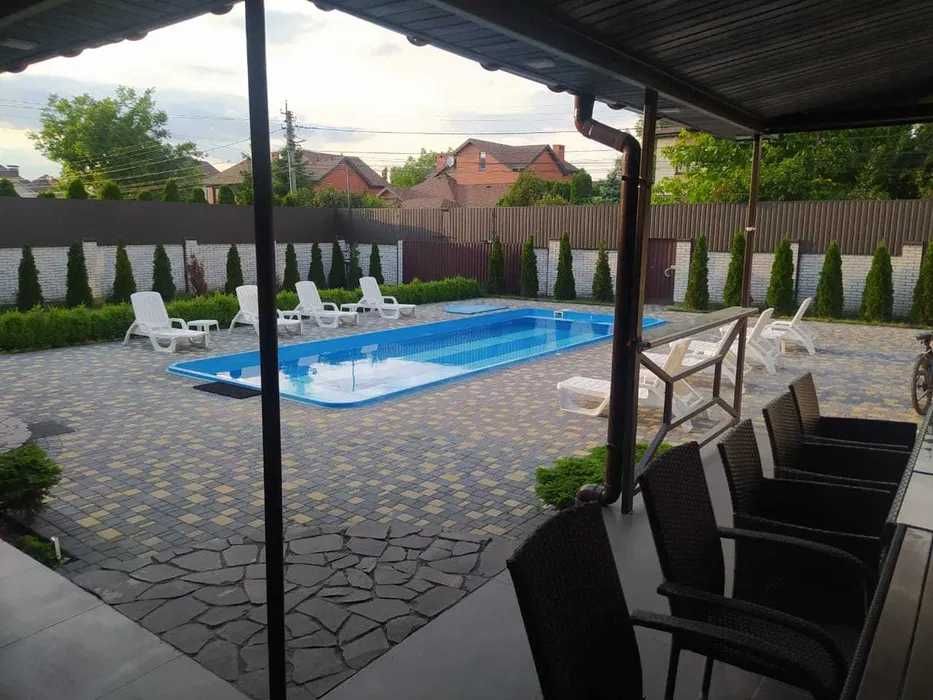 Подобова аренда будинку.Софіївська Борщагівка.Басейн.Банька!