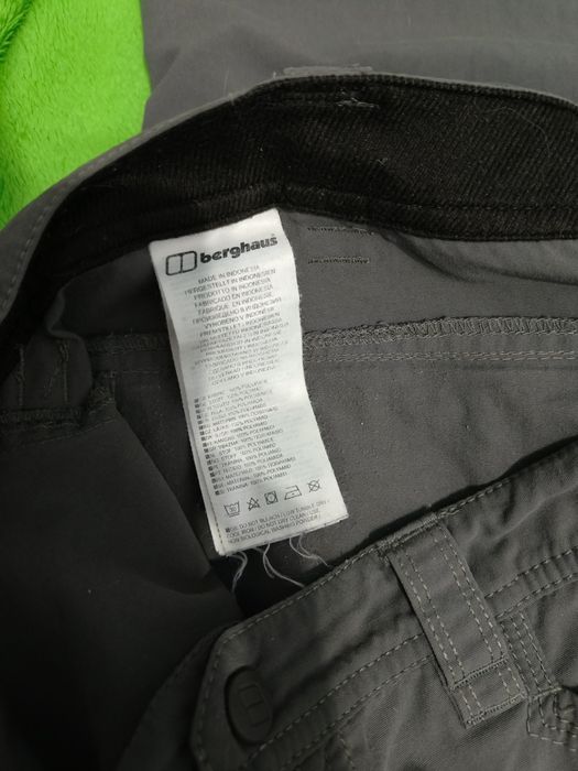 Сірі штани Berghaus