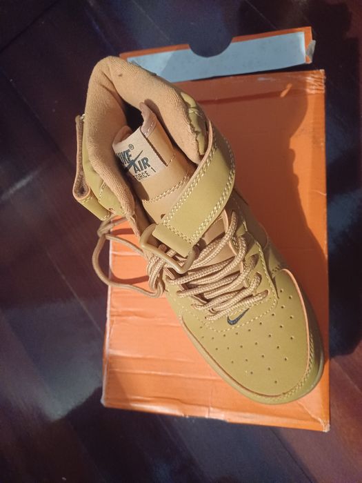 Melhor oferta - Botas Nike Air Force 1 - 37