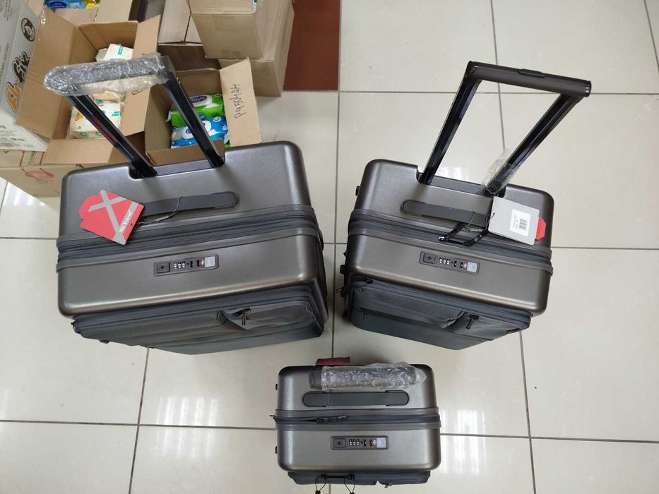 Валізи набір чемоданів 3 штуки