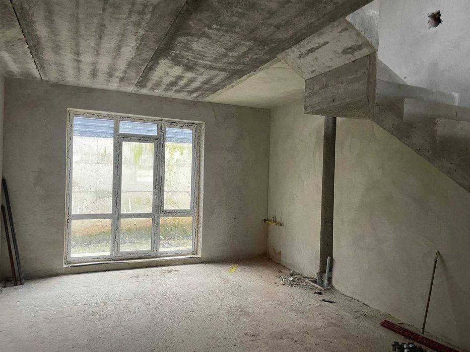 Продаж котеджу біля Подолян,  комунікації підключено