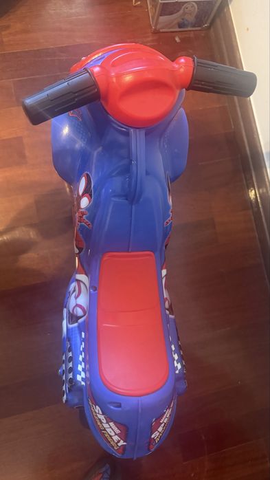 Moto spiderman para criança