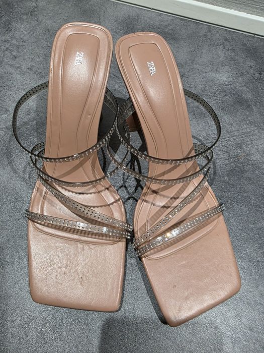 Klapki na obcasie Zara