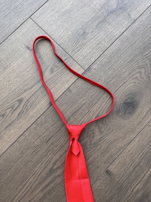 Червоний галстук