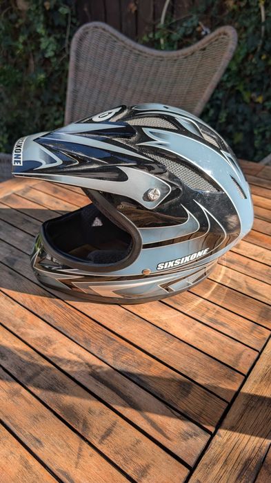 Kask Full Face SIXSIXONE