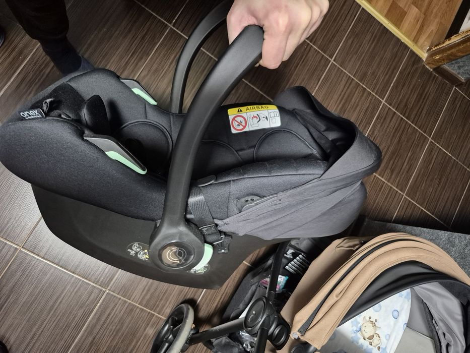 Продам автокрісло/автолюлька  Anex cosmo black