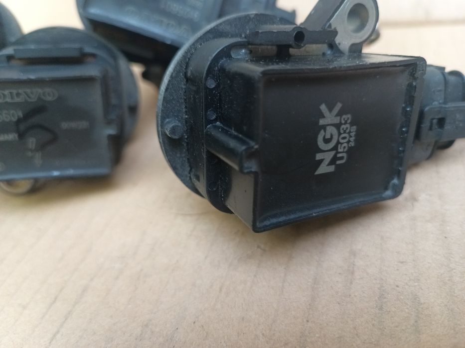 Komplet zestaw cewek cewka zapłonowa Volvo S60 I S80 I V70 II  XC70   2.4b