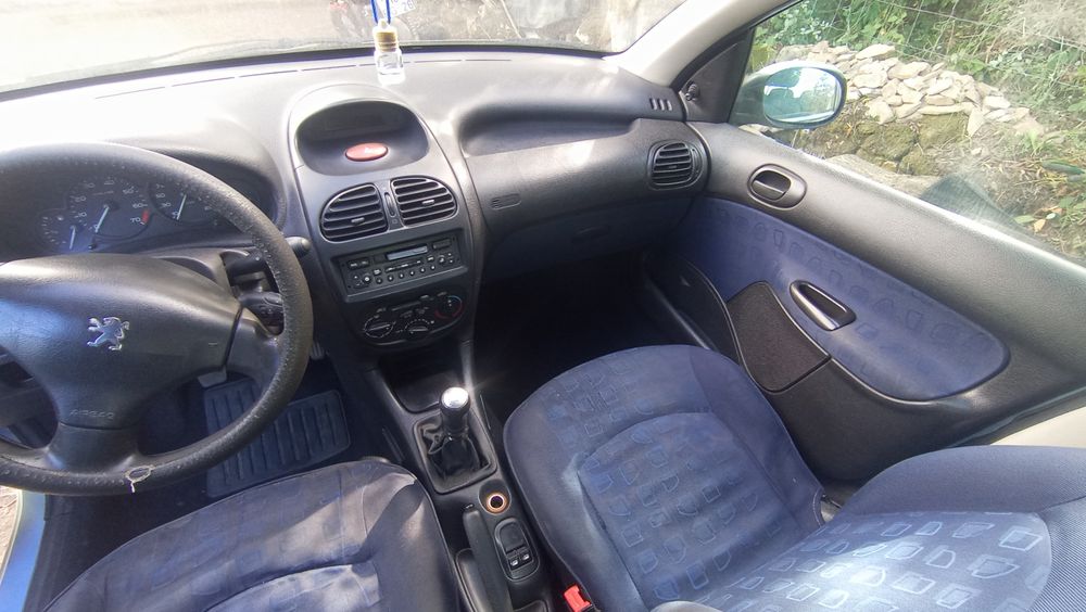 Peugeot 206 1.1 gasolina