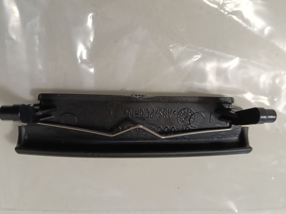 Vendo fecho tampa apoio de braço Audi A3 8p