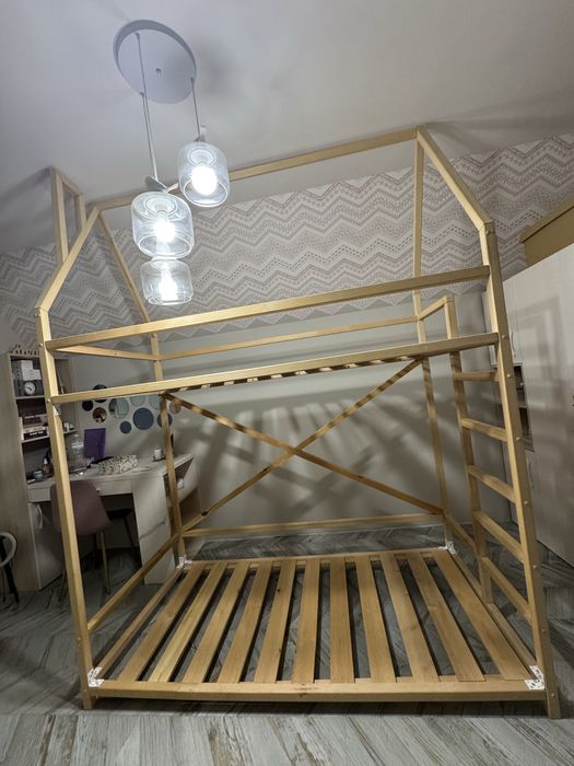 Продам двоповерхове ліжко