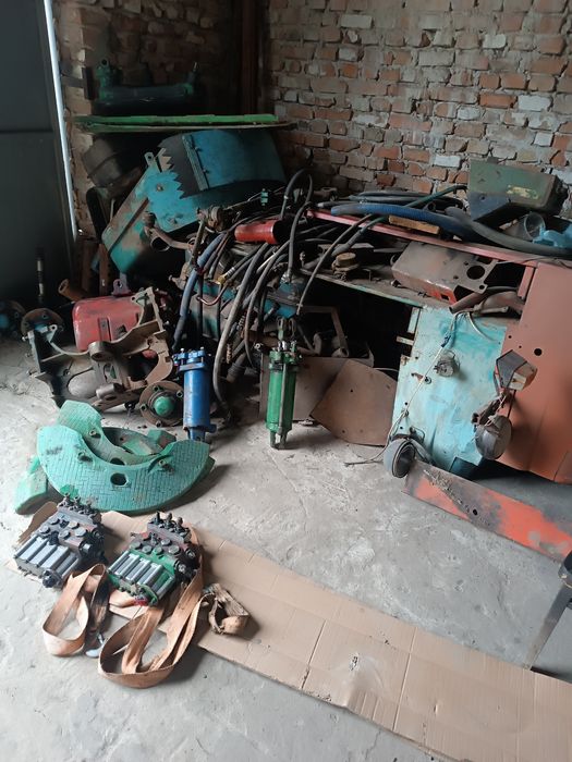 Продам запчастини ЮМЗ б/у...