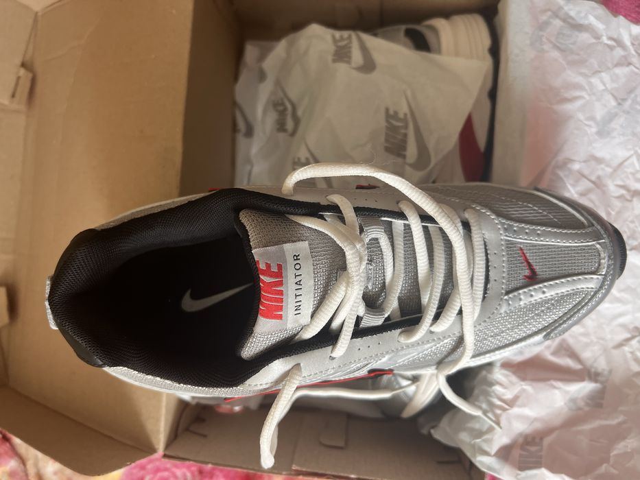Продам кросівки Nike Initiator
