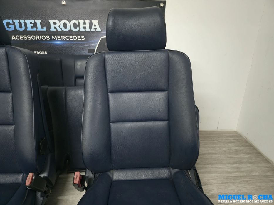 Conjunto de bancos e forras couro azul Mercedes W202