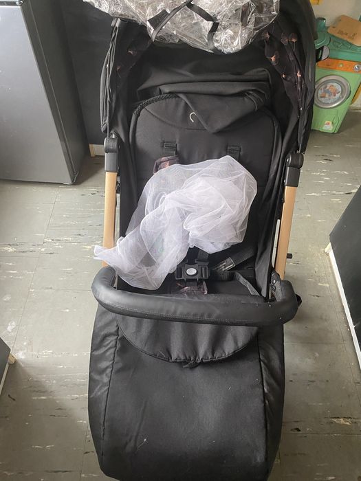 Wózek spcerowy Momi Estelle Dakar